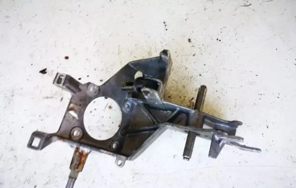BMW 5 E39 Engine mounting bracket 1162638