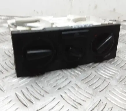 Volkswagen Golf V Climate control unit