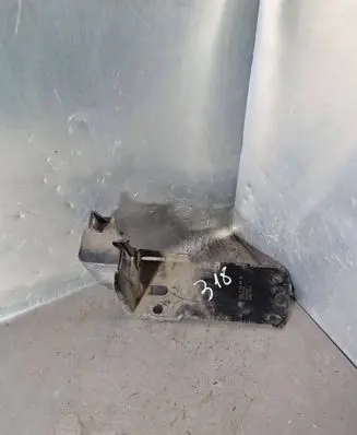 Radiator support slam panel bracket