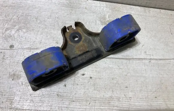 Muffler mount bracket/holder