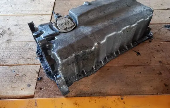 Volkswagen Touran I Oil sump 038103603AG