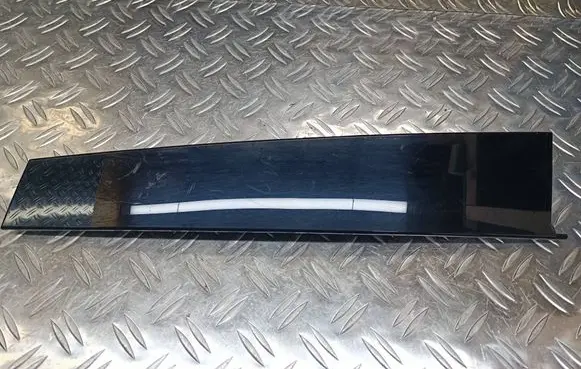Citroen C4 III e-C4 Front door glass trim molding 98311272XK