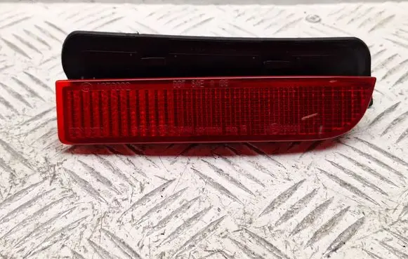 Toyota Avensis T270 Rear tail light reflector 8191013021 5216505010 8191013022