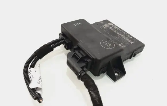 Audi A6 S6 C6 4F Gateway control module 4F0907468M 4F0907468F