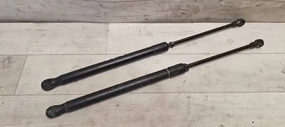 BMW 1 E81 E87 Tailgate/trunk strut/damper 51247060622 7060622