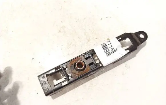 Skoda Octavia Mk1 (1U) Seat belt adjustment rail 1j0857819