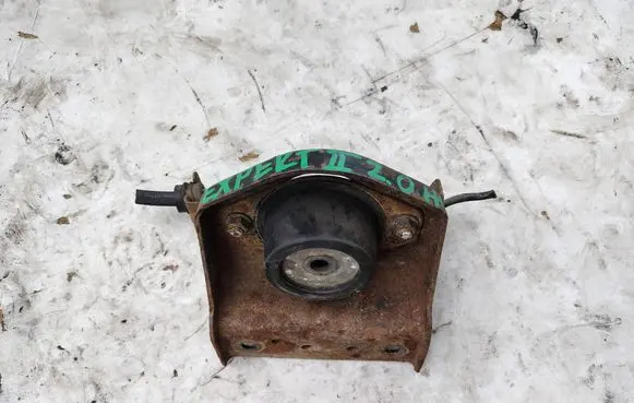 Peugeot Expert Gearbox mounting bracket