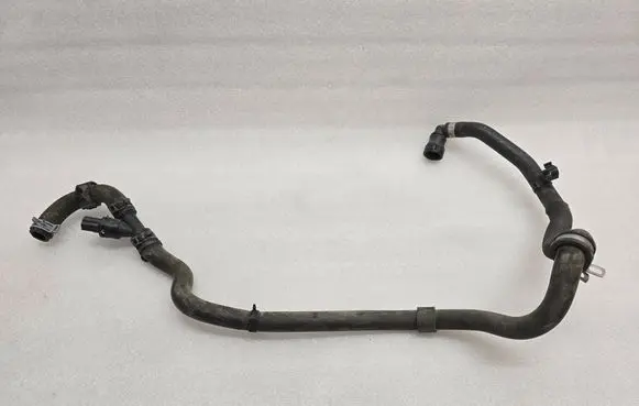 Volvo XC40 Engine coolant pipe/hose 32138061