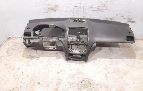 Mercedes-Benz C W204 Dashboard 2046803787 2048601902