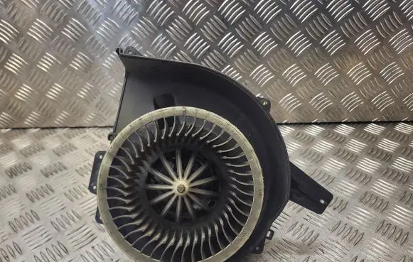 Volkswagen Polo Heater fan/blower 6Q1820015C
