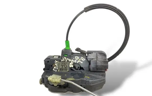 Opel Insignia A Front door lock 3023881 13578022 10L221