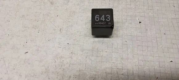 Volkswagen Transporter - Caravelle T5 Other relay 8K0951253 643