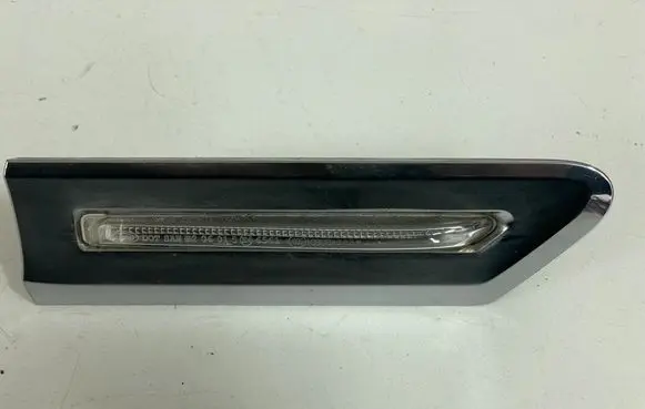 BMW 7 F01 F02 F03 F04 Front fender indicator light 7203372