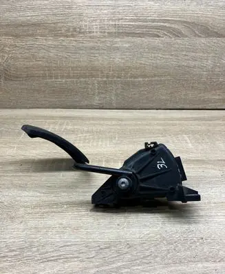 Renault Espace - Grand espace IV Accelerator throttle pedal 8200007513 6PV00811918