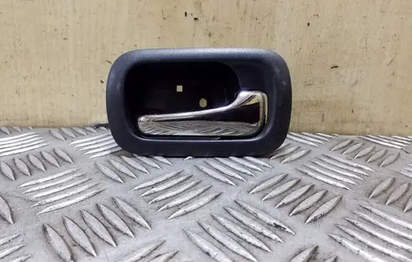 Honda CR-V Rear door interior handle