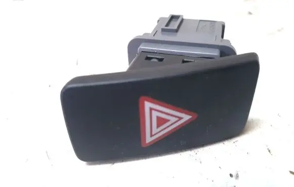 Toyota Avensis T270 Hazard light switch 15B424