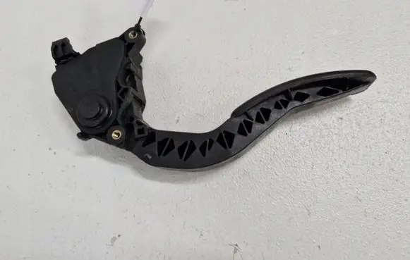 Renault Trafic III (X82) Accelerator throttle pedal 180024289R