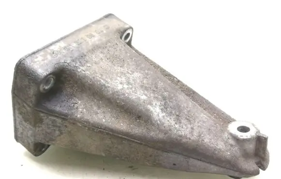 Mercedes-Benz E W211 Engine mounting bracket A6112230804