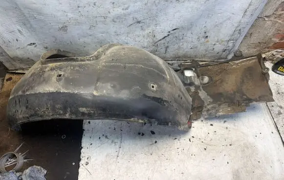 BMW 3 E46 Front wheel arch liner splash guards