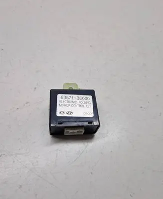 KIA Sorento Wing mirror control module 935713E000