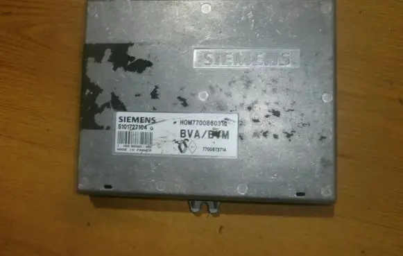 Renault Laguna I Engine control unit/module s101727104q hom7700860316