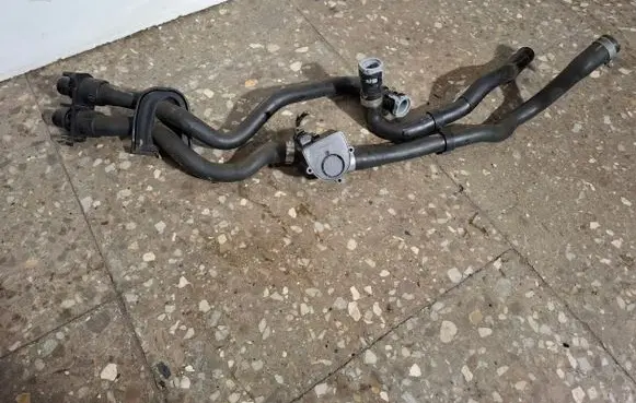 Volvo V60 Engine coolant pipe/hose 31368257 31368260