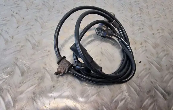 Audi A6 S6 C4 4A ABS brake wheel speed sensor 4A0927807