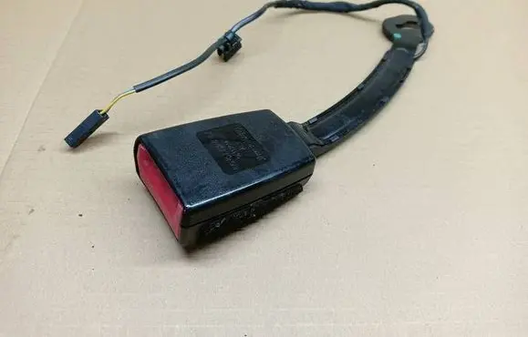 Audi A3 S3 8V Front seatbelt buckle 8V0857755G 05112014
