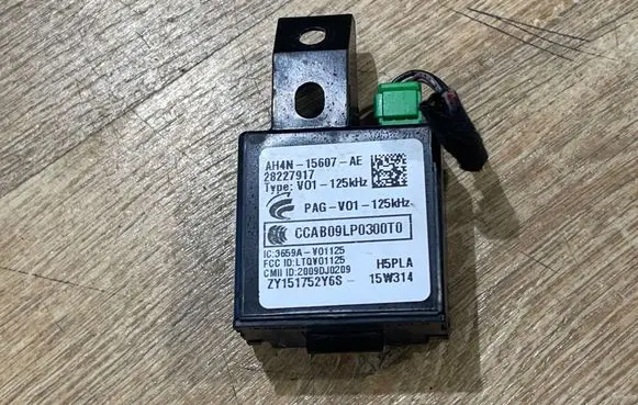 Jaguar F-Type Engine control unit/module AH4N15607AE 28227917 3659AV01125