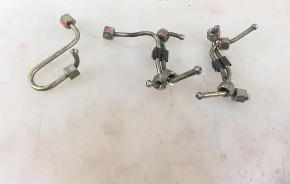 Peugeot 206 Fuel injector supply line/pipe 