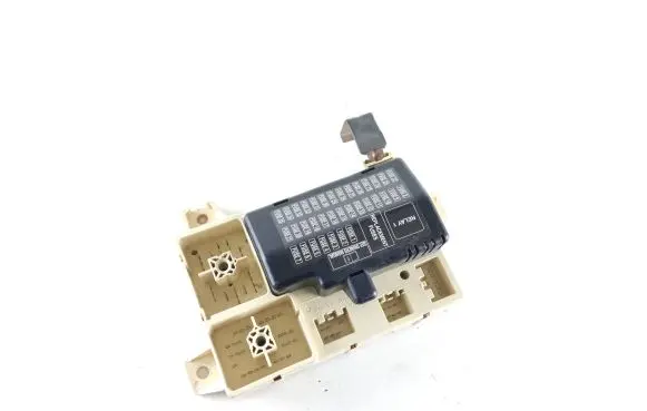 Jaguar S-Type Fuse module XR8T14A067BA 0809991