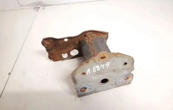 Toyota Verso Front bumper mounting bracket
