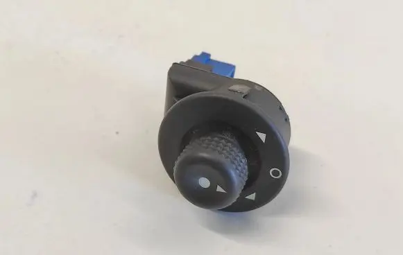 Citroen Xsara Picasso Wing mirror switch 185526