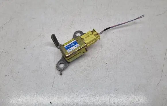Toyota RAV 4 (XA20) Airbag deployment crash/impact sensor 8983042020