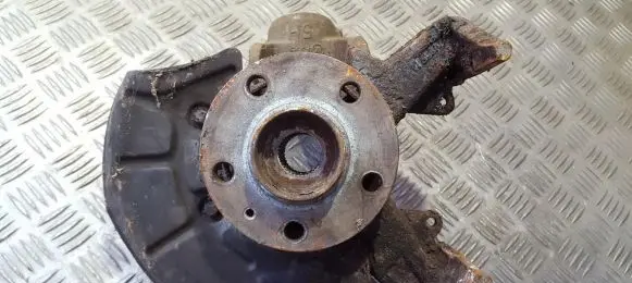 Audi A3 S3 8L Front wheel hub 1j0256h