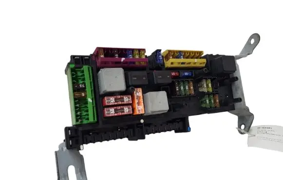 Mercedes-Benz E W212 Fuse module 2129009622 2129015205 5DK01102315