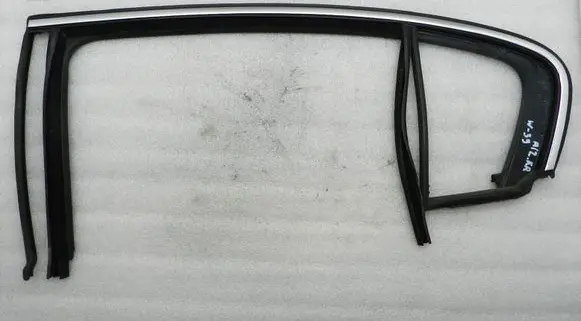Volkswagen PASSAT B7 Rear door glass trim molding 3AE839431D 3AE839431
