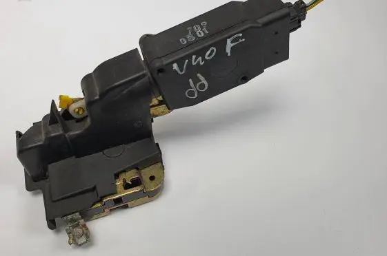 Volvo S40, V40 Front door lock
