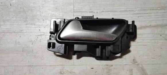 Peugeot 208 Rear door interior handle 98201553