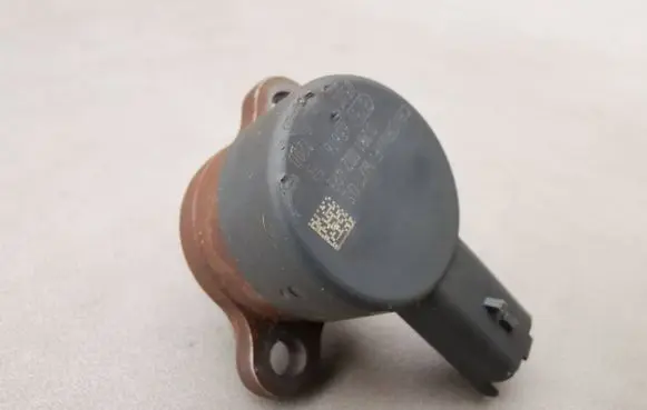 Peugeot 307 Fuel pressure regulator 0281002493 0500 65616