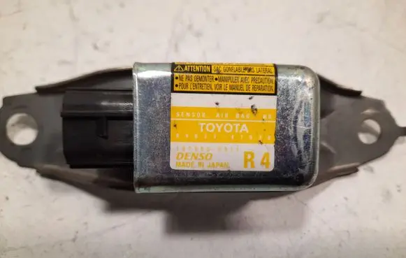 Toyota Prius (XW20) Airbag deployment crash/impact sensor 1879000911 8983347030