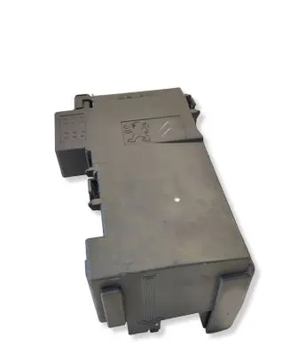 Peugeot 5008 Fuse module 9666527680 97993N02 BPGAD0