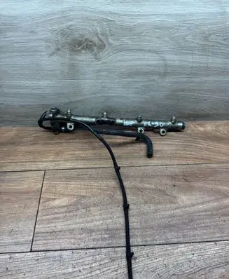 Mercedes-Benz E W212 Fuel main line pipe A6110700095 96810V2900 0445214