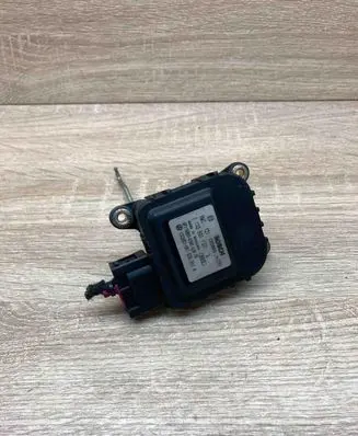 Audi A6 S6 C5 4B Air flap motor/actuator 4B1820511A 0132801127