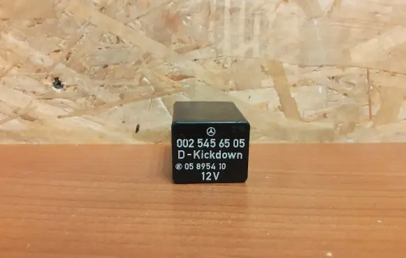 Mercedes-Benz E W124 Other relay 0025456505 2540