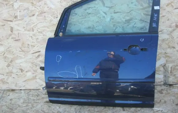 Ford C-MAX I Front door