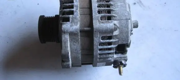Nissan X-Trail T31 Generator/alternator 23100AU400