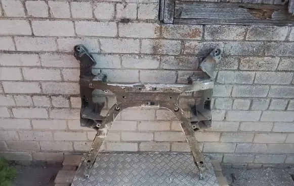 BMW 7 E65 E66 Front subframe 6752293