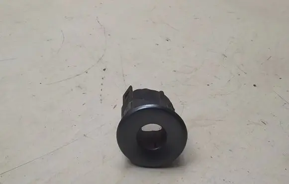 Peugeot 407 Rear parking sensor holder (PDC) 9647556477