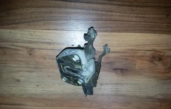 Mazda 626 Rear door lock